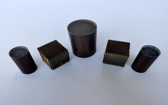 SCR de 400 células do elemento V2O5 TiO2 do catalizador do favo de mel do Cordierite