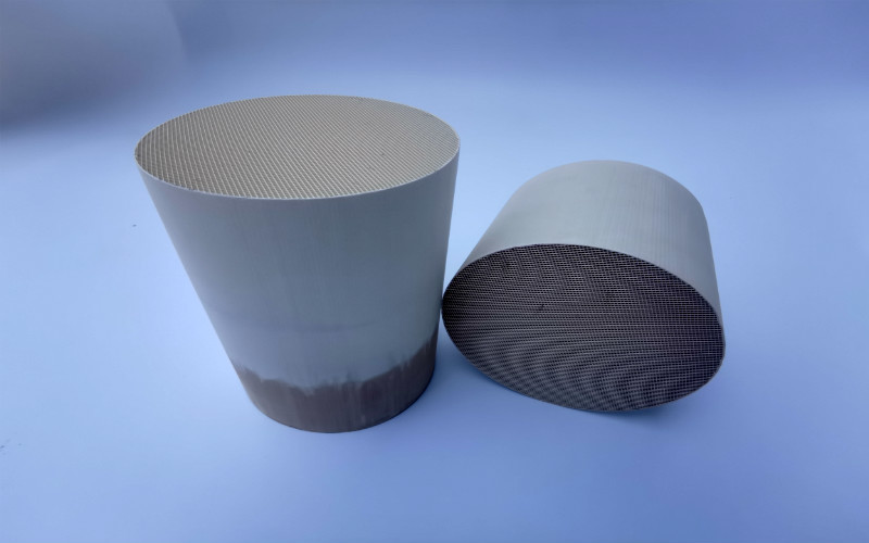 Carcaça cerâmica do catalizador do favo de mel do DOC Diesel Oxidation Catalyst da platina