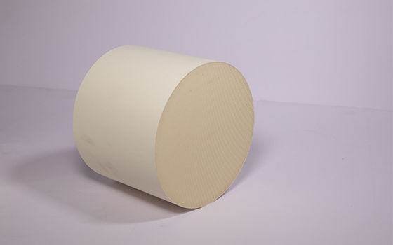 O volume alto pequeno do catalizador do SCR do diâmetro do poro personalizou a redução catalítica seletiva