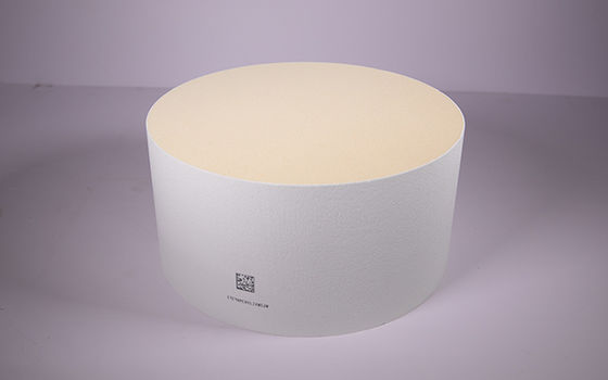 Resistência de oxidação alta do catalizador cerâmico do favo de mel com diâmetro pequeno do poro